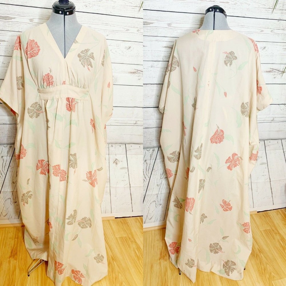 Vintage 70s Caftan Hawaiian Floral Hibiscus Cream Beige